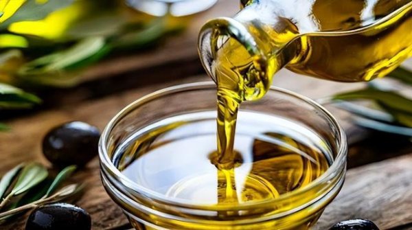 配资之家门户 花生油，菜籽油，玉米油，哪种油健康？医生：这2种油或要少碰